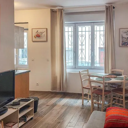 Nice Apartment In Ste With Wifi And 1 Bedrooms Daire *